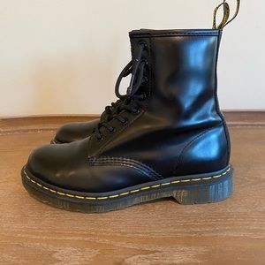 Dr. Martens Smooth Lace Up Boot 1460 EXCELLENT COND! Size 8